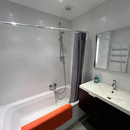 Cozy 3-bedroom On The Seafront Of T60 *