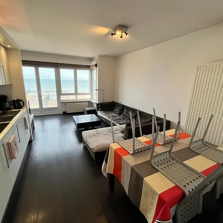 Appartement Cozy 3-bedroom On The Seafront Of T60