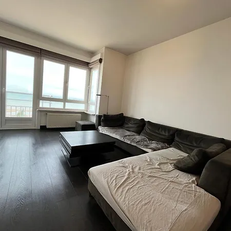 Cozy 3-bedroom On The Seafront Of T60 Appartement Oostende